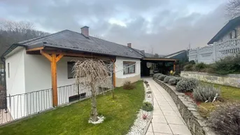 Expose TOP GELEGENHEIT! Großes Wohnhaus mit 3 Wohnungen, großem Garten, Garage, Carport, Sauna, Weinkeller und vielen Extras in Altenmarkt an der Triesting