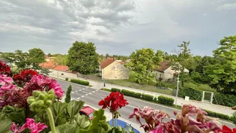 Expose EBERGASSING: Vollausgestattete Wohnung mit hellen 3 Zimmern und Balkon