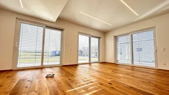 Expose Hier trifft moderne Eleganz auf Natur pur - Ganzjährige Seebenutzung inklusive.