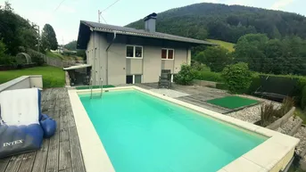 Expose Wunderschöner Mehrfamilientraum mit Pool und Bergblick