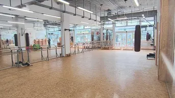 Expose Voll eingerichtetes Sportstudio, Büro, Lager, oder wofür auch immer Sie es nutzen wollen.