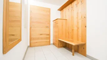 Expose Interessantes Mehrfamilienhaus - Potential zum Anlageobjekt inkl. traumhafter Aussicht!