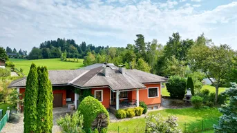 Expose Stilvoller Bungalow in erhöhter Sonnenlage - großer Garten und Blick auf den Pyramidenkogel