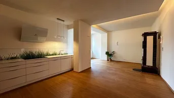 Expose Elegante luxuriöse Wohnung mit Stil &amp; Komfort in Innsbruck-Wilten - moderne Küche, Infrarotkabine, Kachelofen