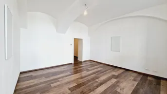Expose Business unter Bögen – Stilvolles EG-Objekt in der Hermanngasse | 2 Räume