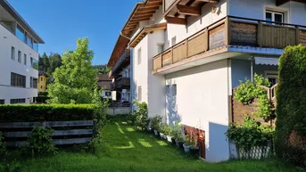 Expose Schöne 3 Zimmer Wohnung mit Terrasse, Balkon und Tiefgaragenparkplatz zum Vermieten