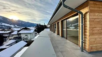 Expose Sonniges Luxus-Penthouse nahe Zell am See mit Bergpanorama, Privatlift, Klimaanlage und Kamin