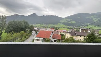 Expose Moderne 3-Zimmer Dachgeschosswohnung mit toller Aussicht