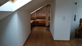 Expose Charmante 2-Zimmer-Dachgeschoss-Maisonette mit Terrasse beim AKH – Hernalser Hauptstraße, 1170 Wien