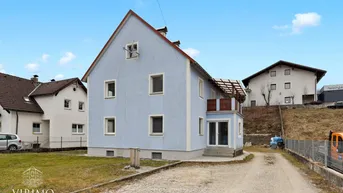 Expose Zweifamilienhaus in Leonstein mit großem Garten, Carport und separaten Etagen