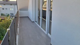 Expose Top 4-Zimmer-Wohnung mit zwei Balkonen, Parkplatz, Kellerabteil in Attnang-Puchheim - 155 m² Wohntraum!