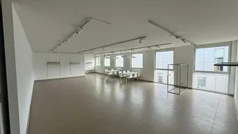 Expose Moderne 230m² Bürofläche mit Klimaanlage und Aufzug