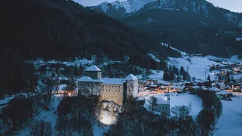 Expose Exklusive Investmentchance in den Alpen: Voll etabliertes Aparthotel in Kaprun.