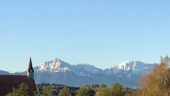 Expose Villa mit unverbaubarer Traumaussicht und großer Panoramadachterrasse in absoluter Ruhelage (provisionsfrei)