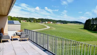 Expose Luxuriöses Penthaus in Eggelsberg mit großer Dachterrasse in Ruhelage und unverbaubarer Aussicht (provisionsfrei)