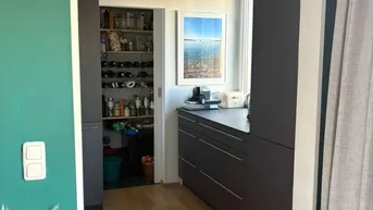 Expose Helle, ruhige 2-Zimmer-Wohnung mit 70 m2