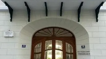 Expose Provisionsfreie charmante Maisonettewohnung im historischen Metternichhof in Baden – mit Lift, Galerie &amp; Innenhofblick