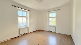 Expose 2 Zimmer Altbauwohnung mit Gestaltungspotenzial in begehrter Lage