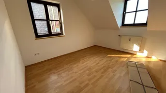 Expose Erstbezug nach Sanierung - Modernes Wohnen in Gamling - 1. OG mit 63.99m² - Fertigstellung  JUNI 2024