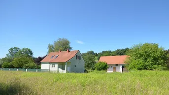 Expose EINFAMILIENHAUS mit NEBENGEBÄUDE in Grün-Ruhelage