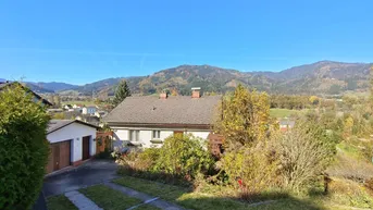 Expose ** NEUER PREIS ** Wohnen mit Aussicht und Option das Grundstück zu erweitern! Provisionsfrei für die Käufer!