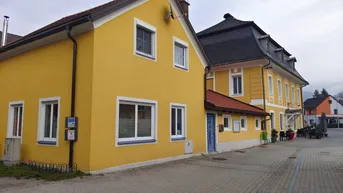 Expose Top verpachtetes Cafe mit Zimmervermietung + exklusives Wohnhaus mit Innenhof + riesigem Stadl mit schönem Garten