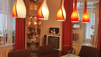 Expose Top verpachtetes Cafe mit Zimmervermietung + exklusives Wohnhaus mit Innenhof + riesigem Stadl mit schönem Garten