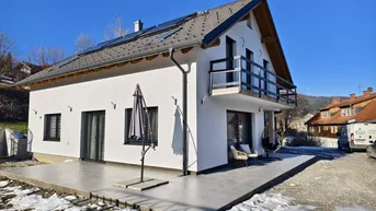 Expose ** PREISSENKUNG!! ** Exklusives großzügiges Ein/ Zweifamilienhaus in ruhiger Lage