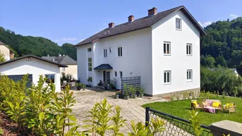 Expose  Modernes Lebensgefühl in erhöhter Waldrandlage nahe dem belebten Hauptplatz