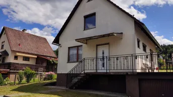 Expose Provisionsfrei ** Gepflegtes und gemütliches Einfamilienhaus in ruhiger Sackgasse in Hönigsberg – mit sonniger Terrasse, Keller &amp; Doppelcarport