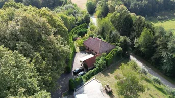 Expose Sonnendurchflutetes Landhaus in absoluter Ruhelage mit herrlicher Aussicht und Charme