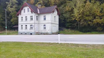 Expose Projekt Lebens(t)raum – Sanierungsabenteuer mit Potenzial in Waldrandlage nahe Skigebiet