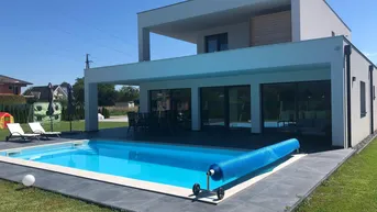 Expose Exklusives Einfamilienhaus mit Pool