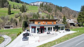Expose Hochwertige Lagerhalle mit idealer Verkehrsanknüpfung