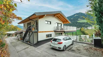 Expose Neuwertiges Zweifamilienhaus am Sonnhang