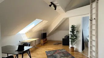 Expose Dachgeschosswohnung mit großem Balkon zur Untermiete (Juli/August)