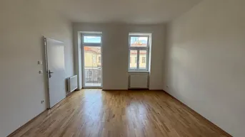 Expose Helle 4-Zimmer Altbauwohnung mit Balkon