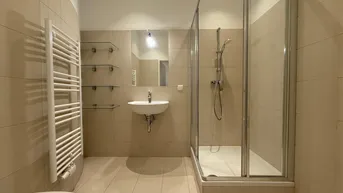 Expose Schöne 1-Zimmer Altbauwohnung mit Aufzug