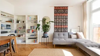Expose Luxuriöse, lichtdurchflutete möblierte Wohnung mit großem Balkon