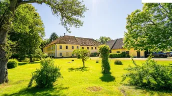 Expose Ein traditionelles Hofensemble wie aus dem Bilderbuch