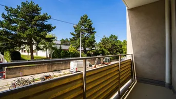 Expose Ruhige Stadtoase am Park – Wohnen mit Grünblick in Oberdöbling