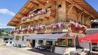 Expose Flexibles Investment in Bestlage: Apartmenthaus mit touristischer Widmung &amp; Betreiberoption im Skigebiet Kitzbühler Alpen