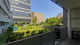 Expose Zentrale Wohnung mit Loggia sowie Eigengarten zu vermieten