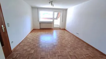 Expose Schöne 2,5 Zimmerwohnung mit Aussicht