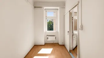Expose Sanierungsbedürftige 2-Zimmerwohnung mit großem Potenzial!