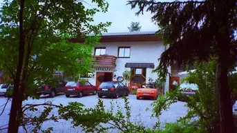 Expose Helles und geräumiges Restaurant