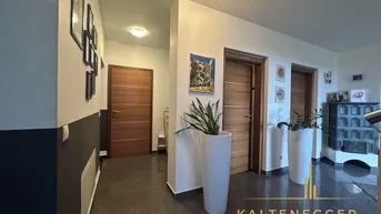 Expose Traumhaftes Haus mit Pool, Sauna und Garage in Stollhof - Perfekt für Luxusliebhaber