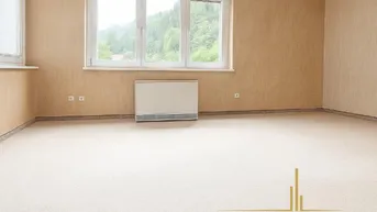 Expose Sanierungsbedürftige 3-Zimmer-Wohnung mit Loggia
