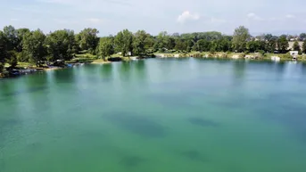 Expose Idyllisches Seegrundstück (G2) mit Seezugang | Nähe Ebreichsdorf | absolute Ruhelage | 200 m²