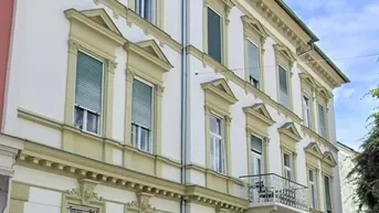 Expose Moderne ruhige Designer-Dachgeschosswohnung in wunderschönem Altbau - TOPBEZIRK St. Leonhard